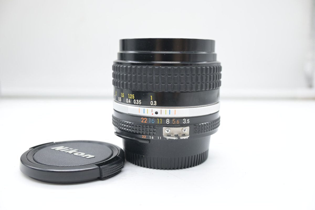 Nikon 28mm f/3.5