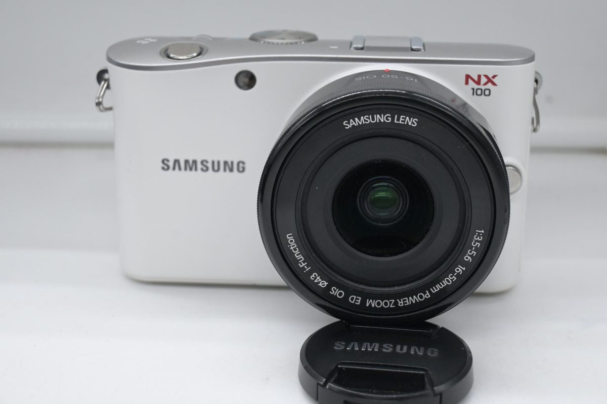 Samsung NX100 con 16/50