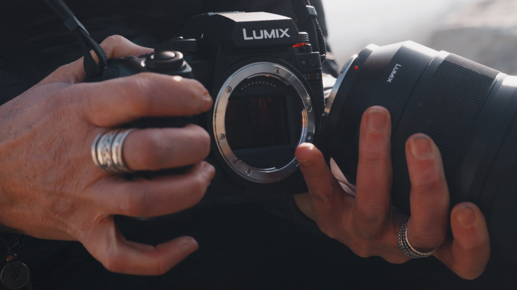 Panasonic LUMIX S1R II + 24-105mm - Garanzia 4 Anni Fowa Italia - SCONTO IN CASSA -200€ CON VENDITA ABBINATA FINO AL 10/05/26
