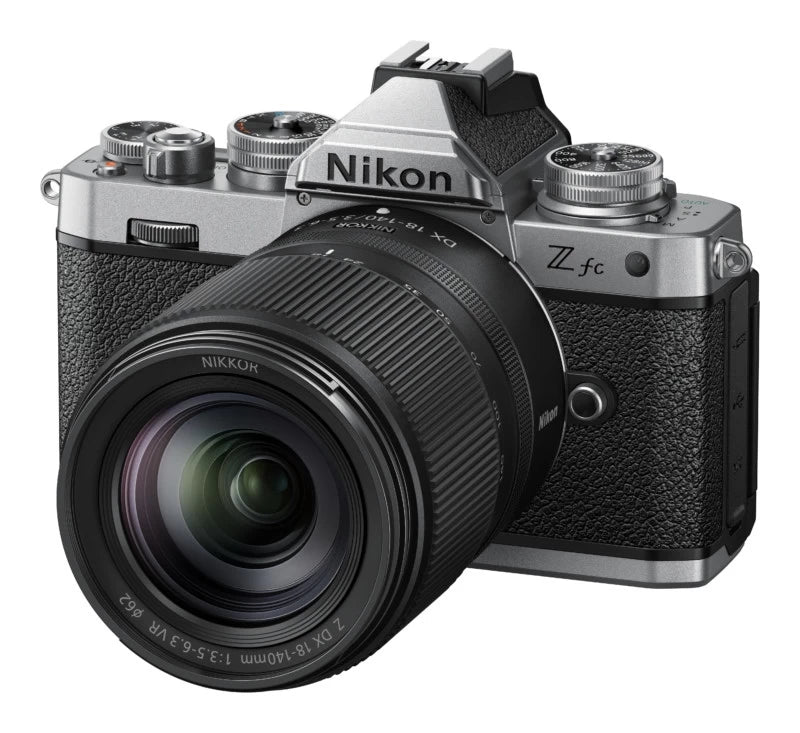 Nikon Z FC + Z DX 18-140 VR + Lexar SD 64GB - Garanzia 6 anni Nital - A CASA TUA IN 3/4 GIORNI - SCONTO IN CASSA FINO AL 27/05/26